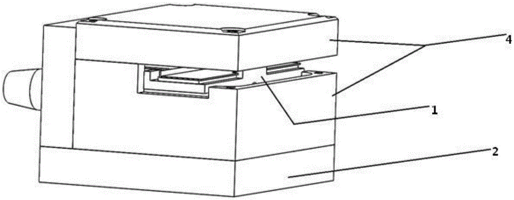 Temperature control device for laser resonant cavity