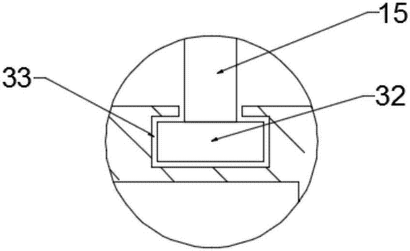 Feed mixing device for equal-ratio preparation of various raw materials