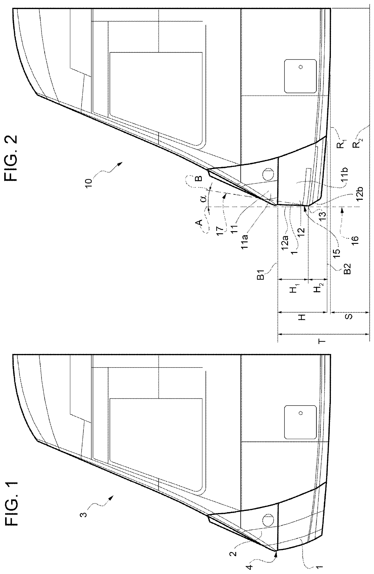 Rail vehicle, particularly a tram comprising a bumper