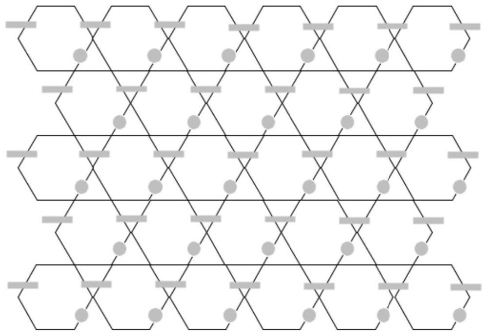 Two-dimensional close-packed array composite pipe interlayer with lateral vent holes and machining method of two-dimensional close-packed array composite pipe interlayer