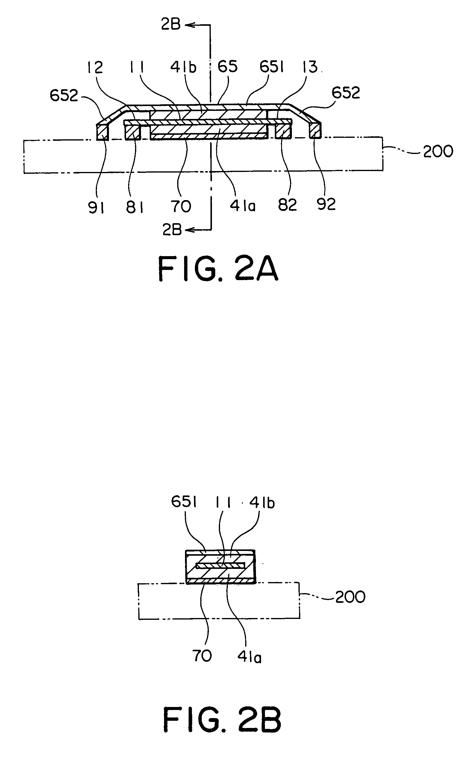 Surface mount type capacitor capable of sufficiently preventing electromagnetic wave noise propagation