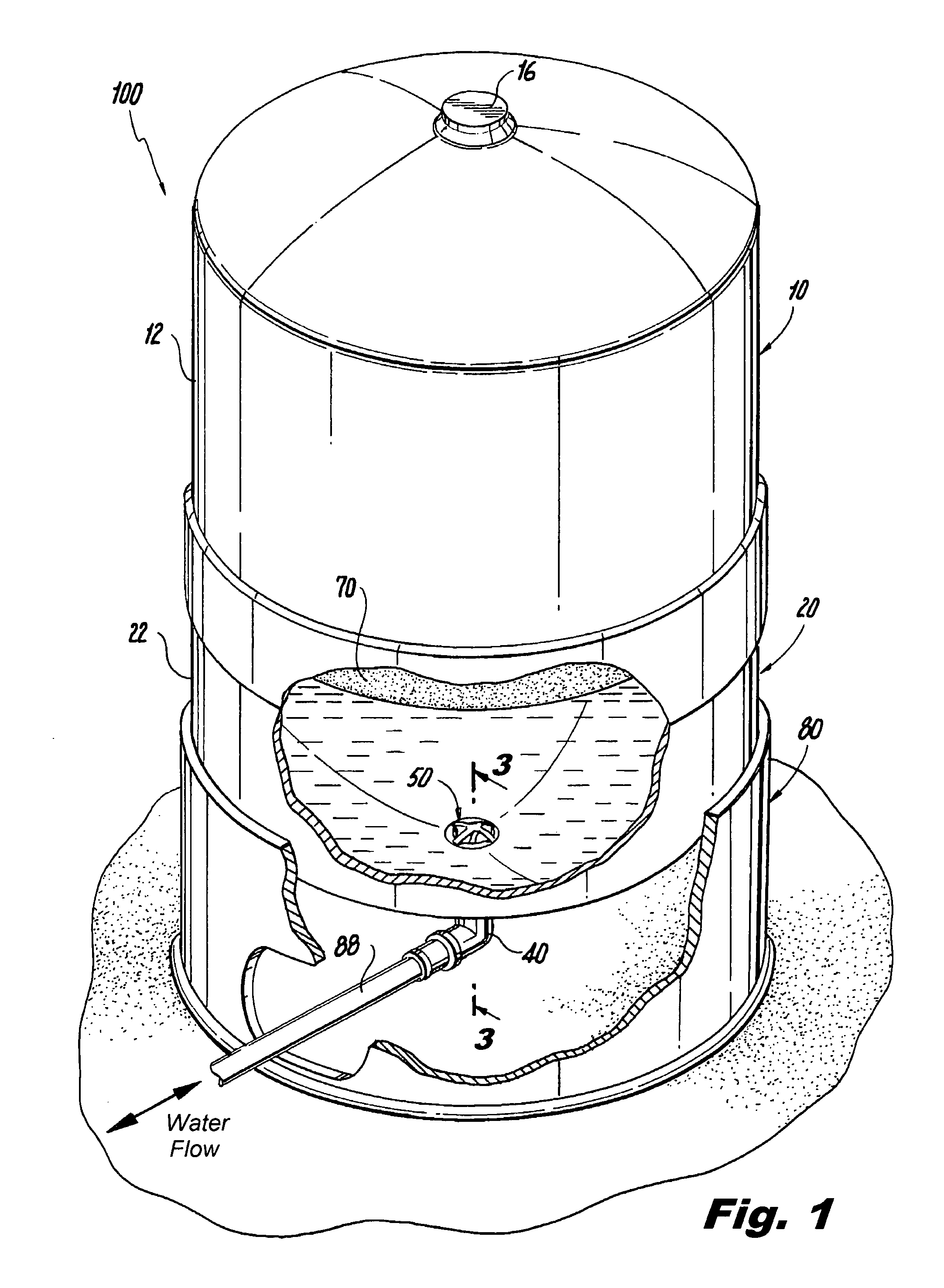 Device for causing turbulent flow in a tank assembly