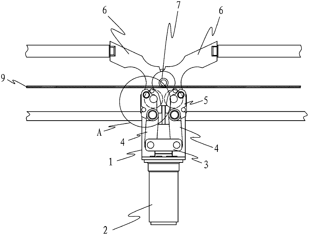 Connecting-rod-type bending device for bending steel in steel forming machine