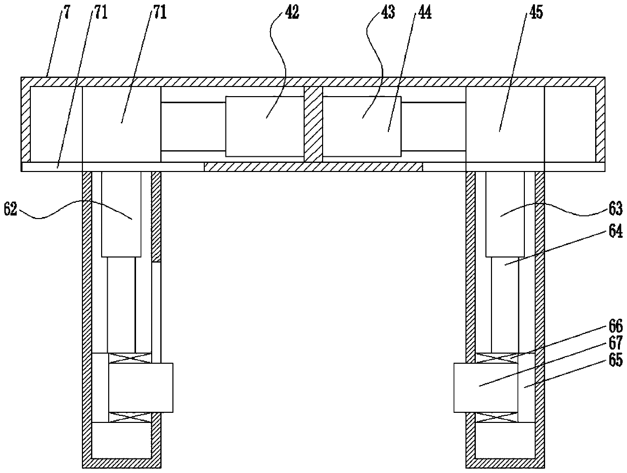 A curved clamping plate facing cement culvert pipe laying device