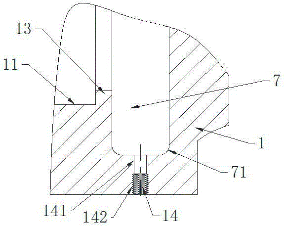 Disassemble-free bearing seat with scrap iron removing function, removing method and mining engineering machine