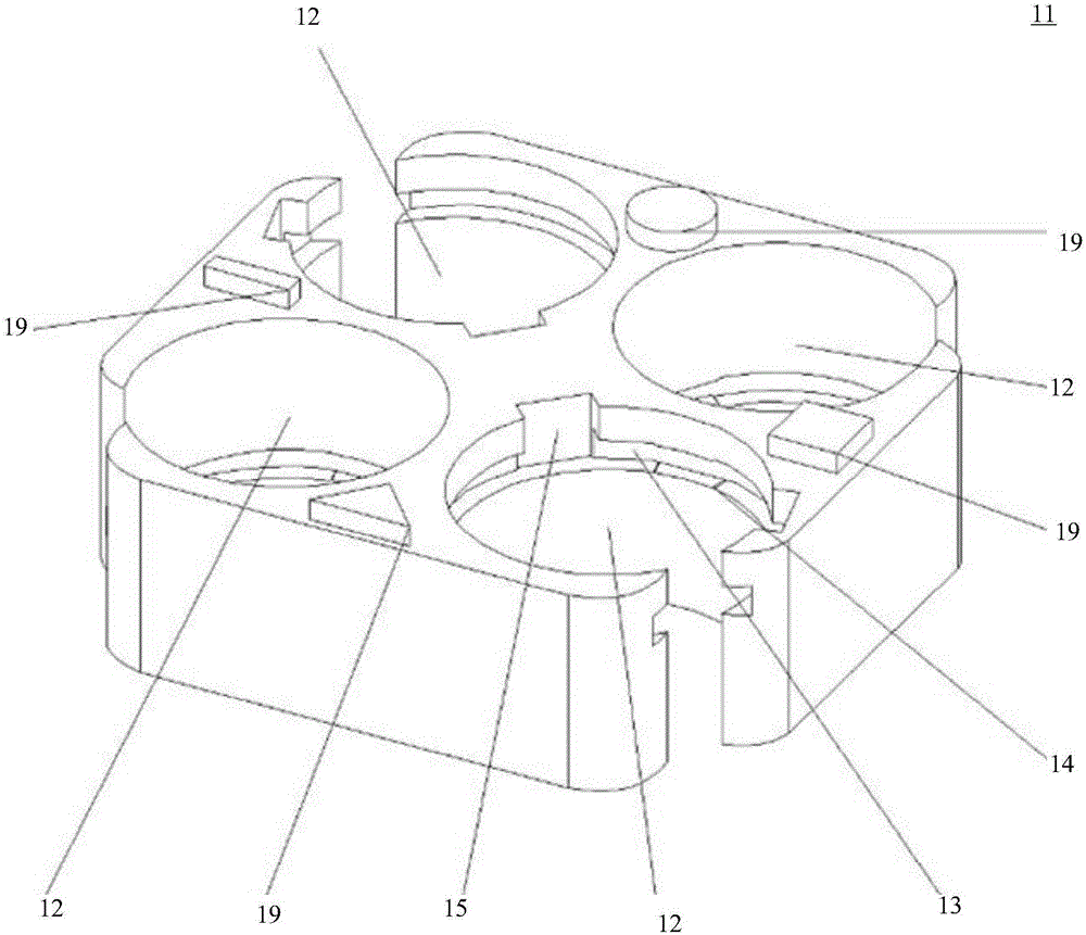 Wire clamp device and wire mounting and taking method