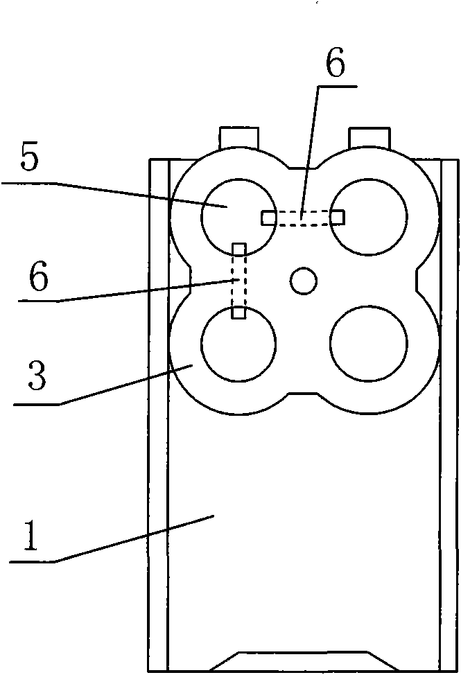 Card type detection device for rapidly detecting concentration of cyanide and detection method thereof