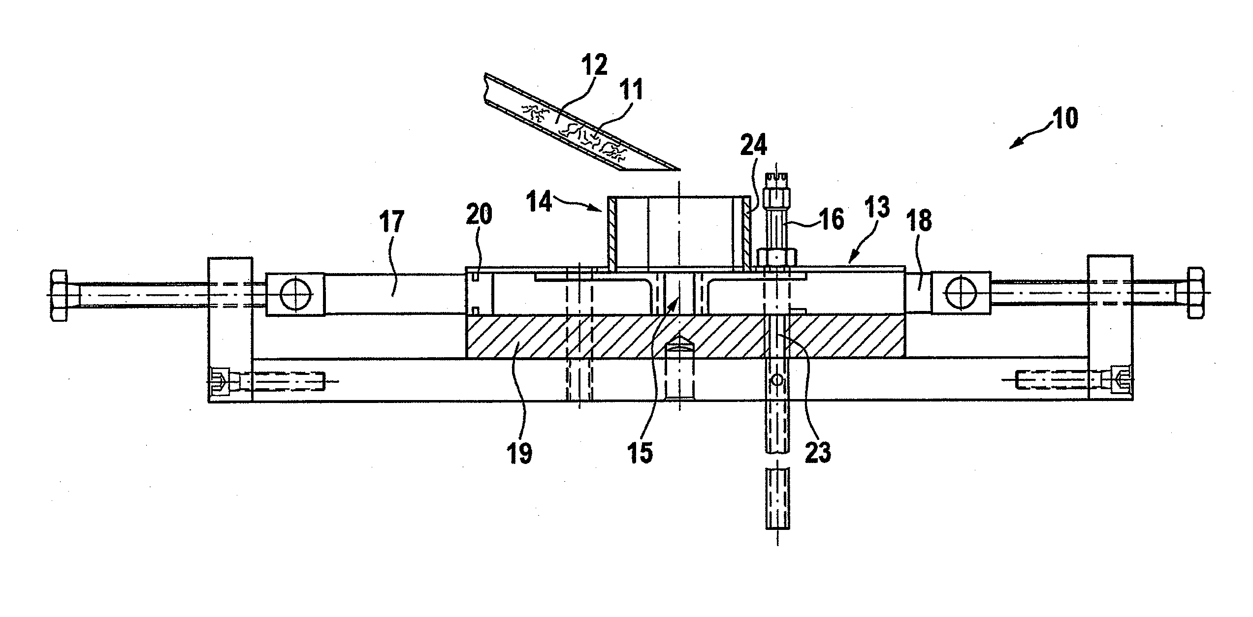 Device and method for metering tobacco in portions suitable for packaging