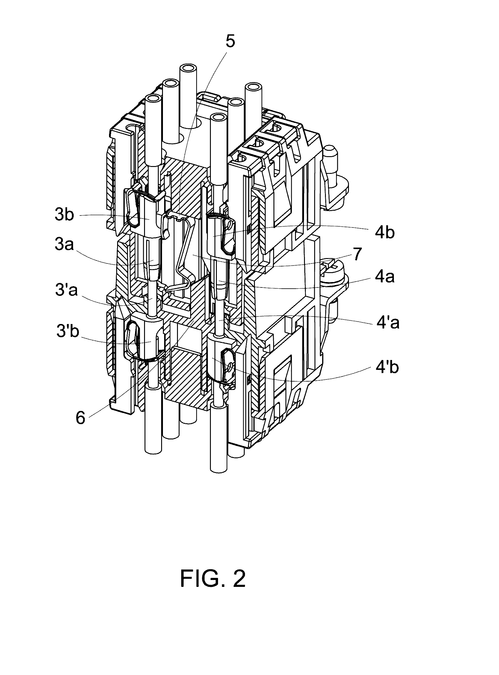 Electrical connector with short circuit element