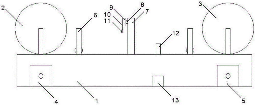 Plastic film slitting device