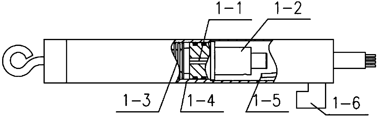 Vibrating wire type water level indicator with self-compensation function