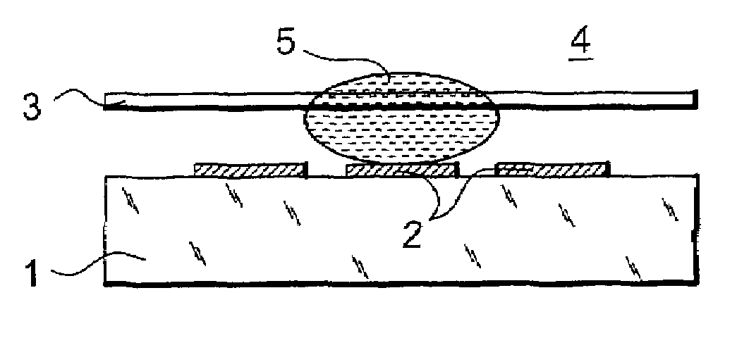 Device for displacement of small liquid volumes along a micro-catenary line by electrostatic forces