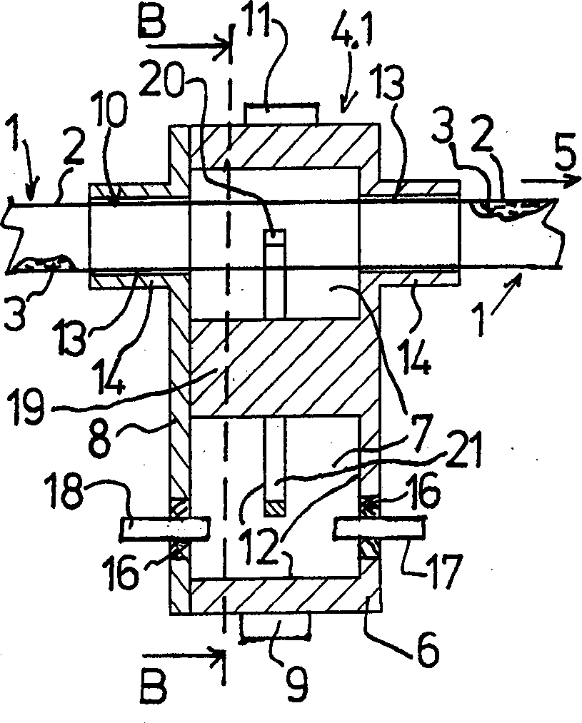 Resonating apparatus, in particular micowave resonating apparatus and measuring apparatus