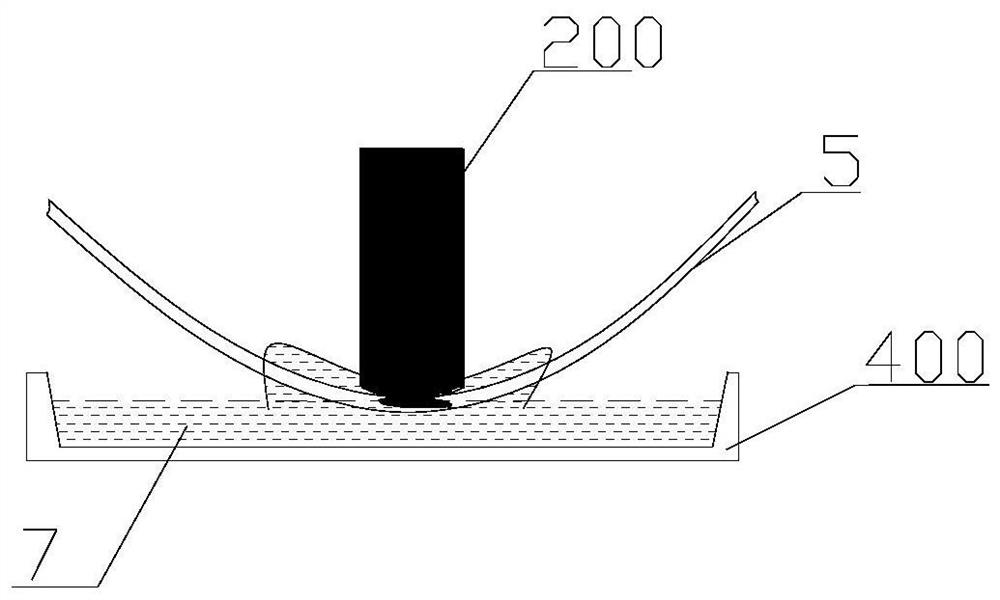 An ultrasonic cleaning device