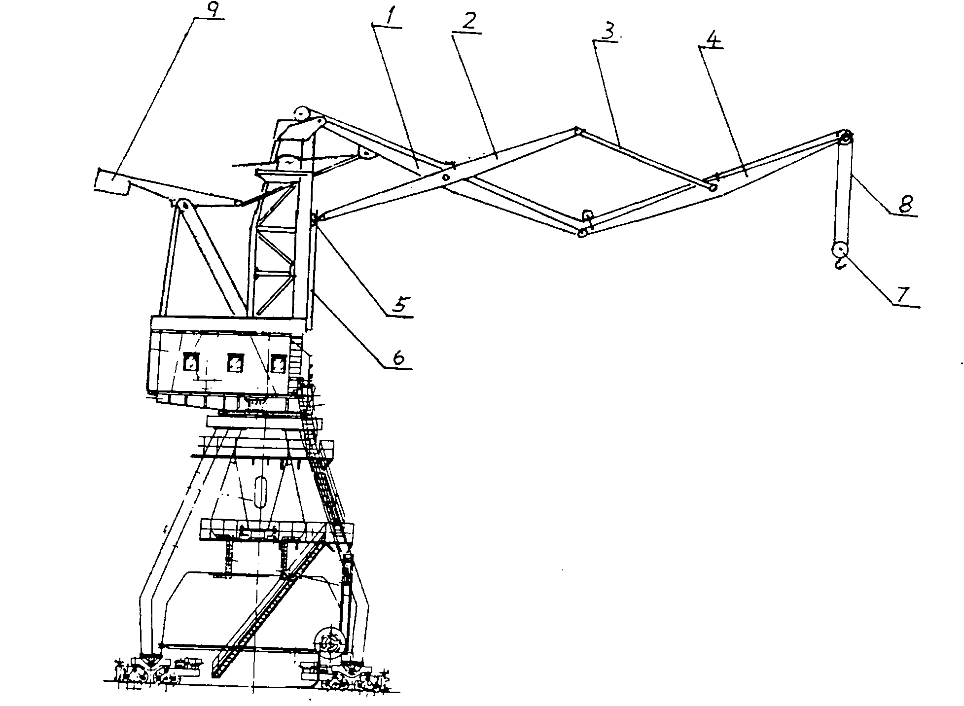 Four-rod-crossing amplitude compensation device