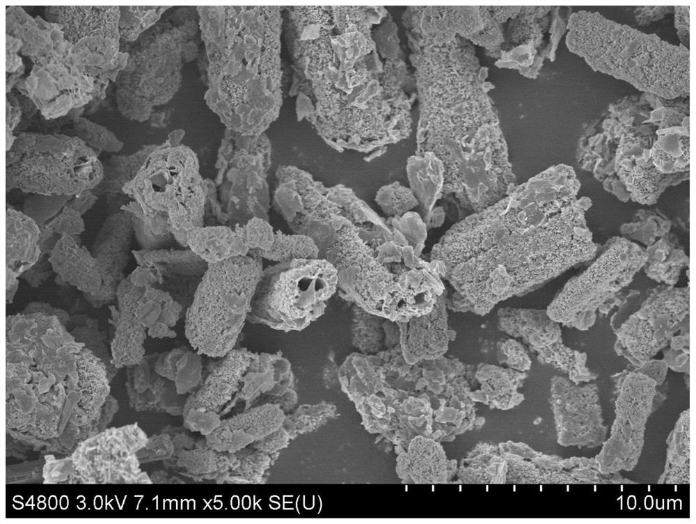 a vs  <sub>4</sub> nanorods/vs  <sub>2</sub> Nanosheet three-dimensional self-assembled hollow rod composite powder and preparation method thereof