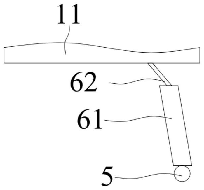 A tripod support composting auxiliary device