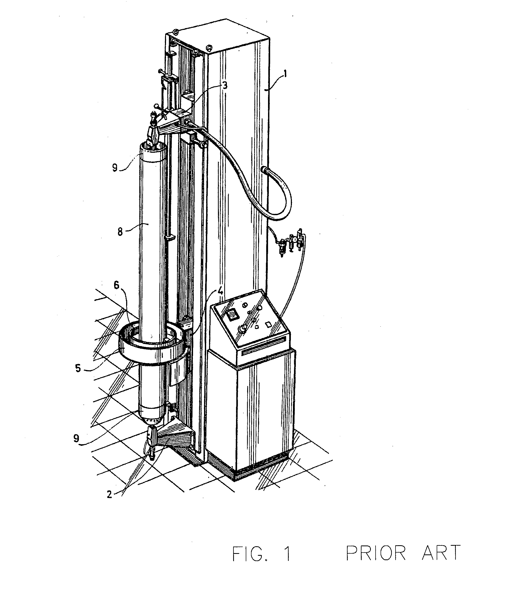 Device for coating a peripheral surface of a sleeve body