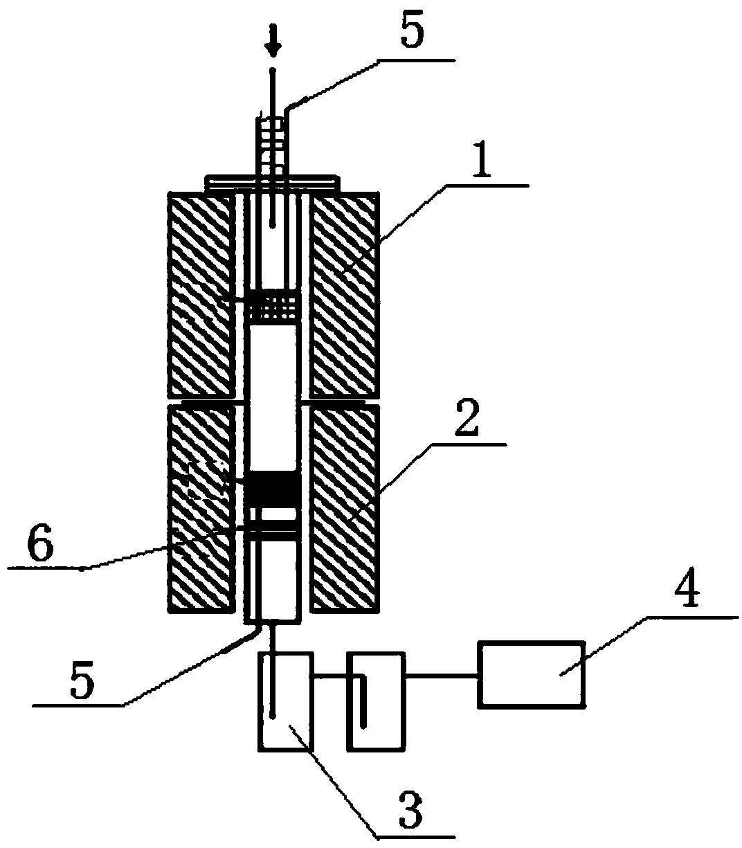 Method for preparing carbon nanometer tubes through waste plastic catalytic pyrolysis by two-section process