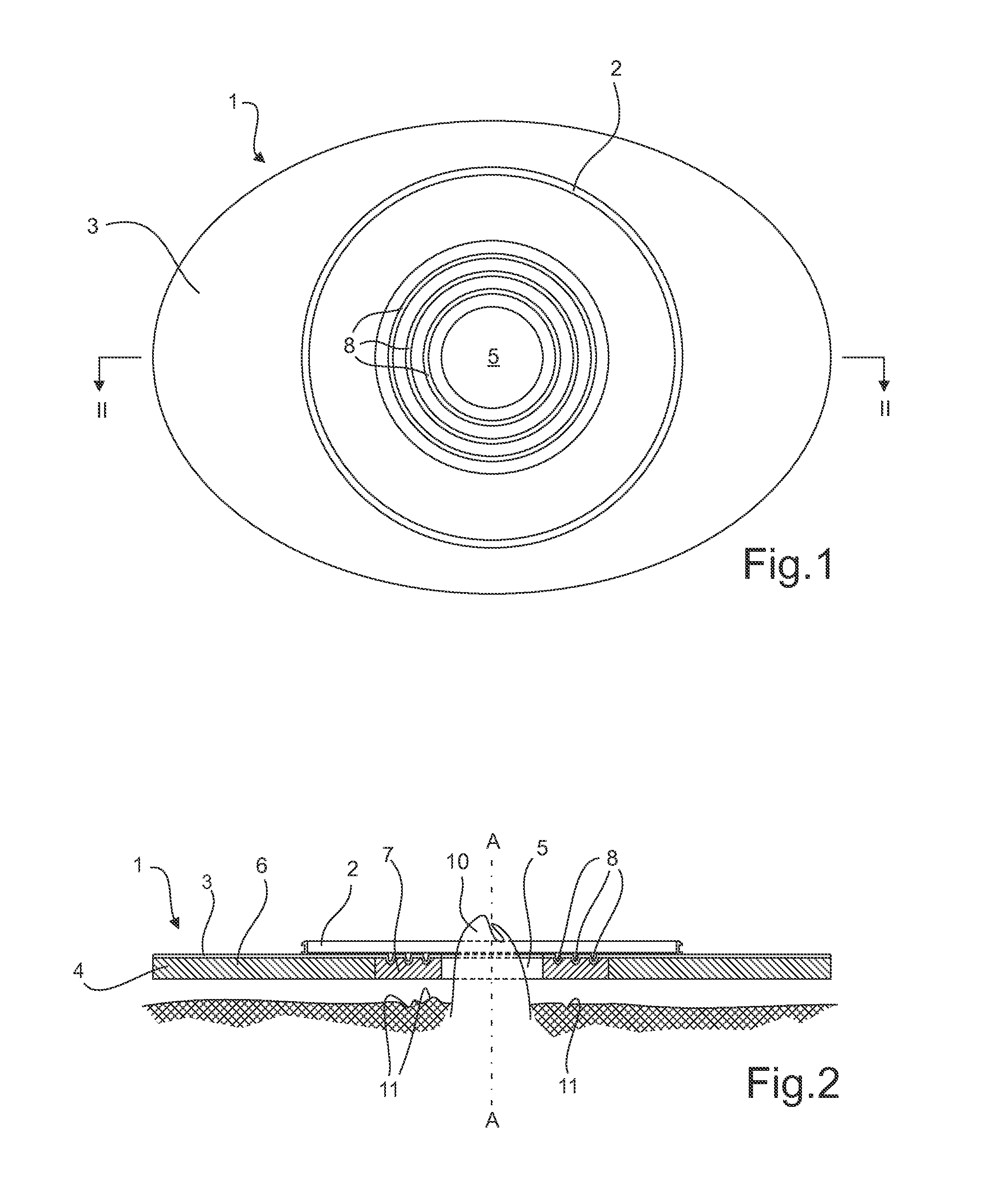 Ostomy base plate with mouldable centre part