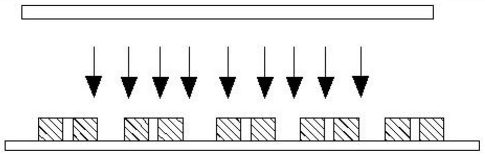 Method and device for depositing thin film on inner wall of small hole