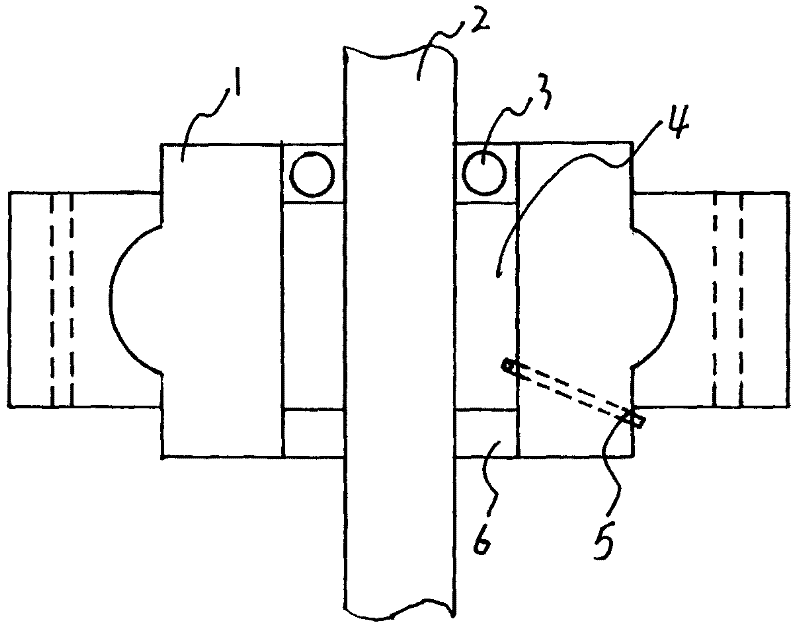 Enclosed lubrication mechanism for bearing of wet-type abrasive band grinding machine and enclosed lubrication method