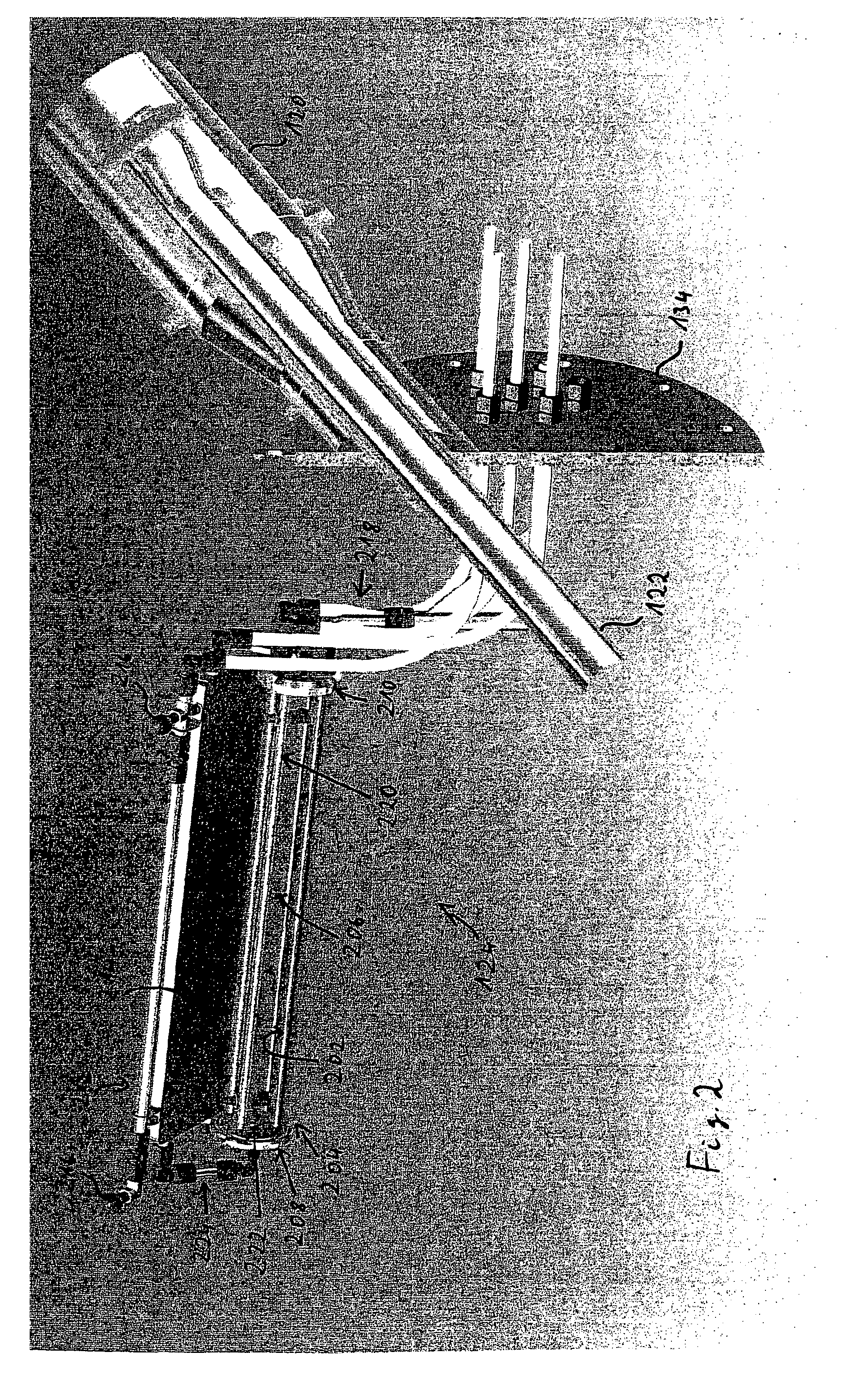 Heating device for rotary drum freeze-dryer