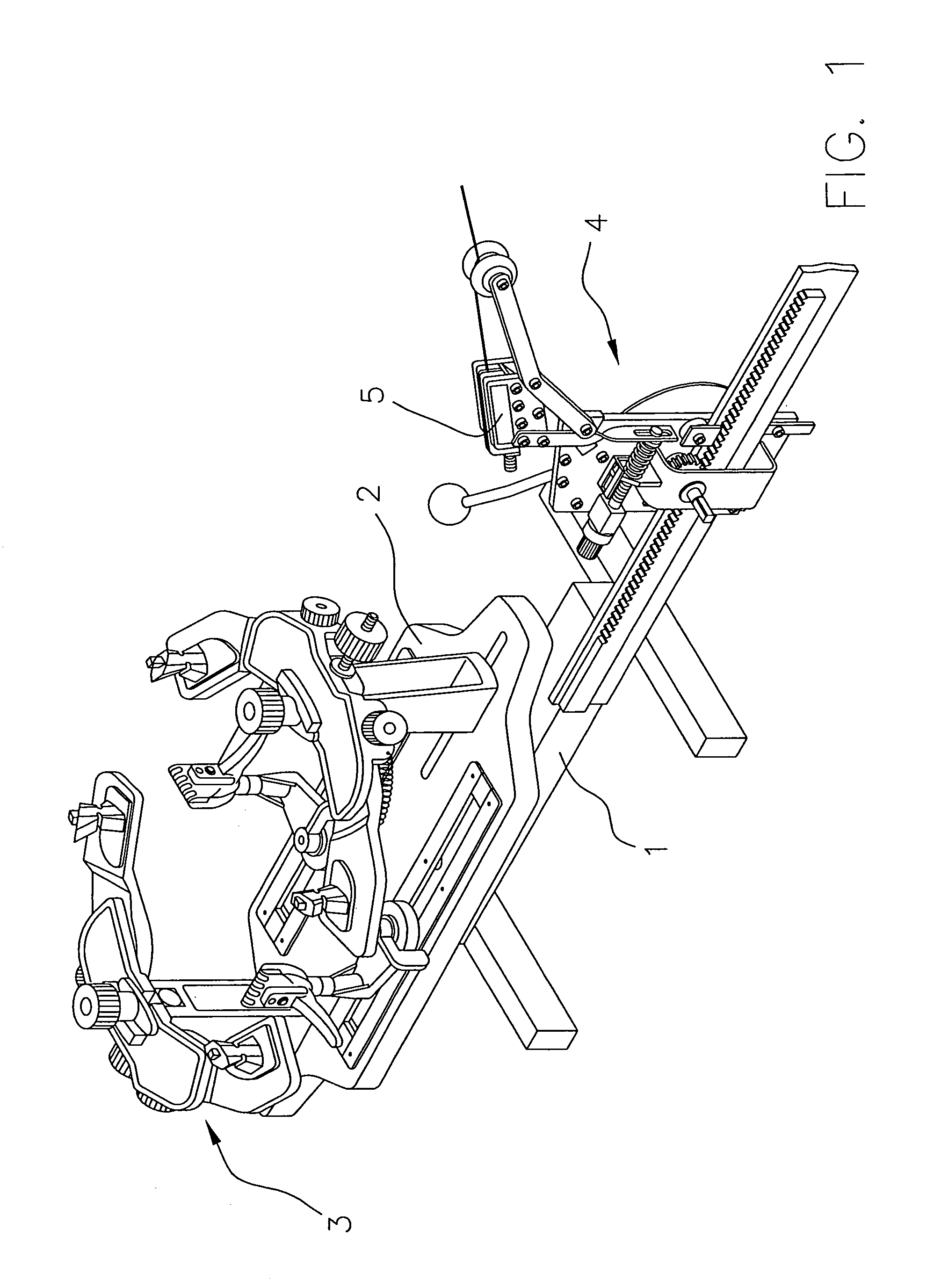 String pulling head structure of a racket stringer