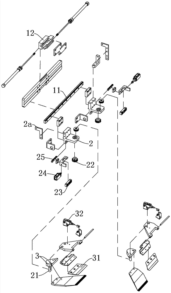 Feeding mechanism of multi-head ribbon loom