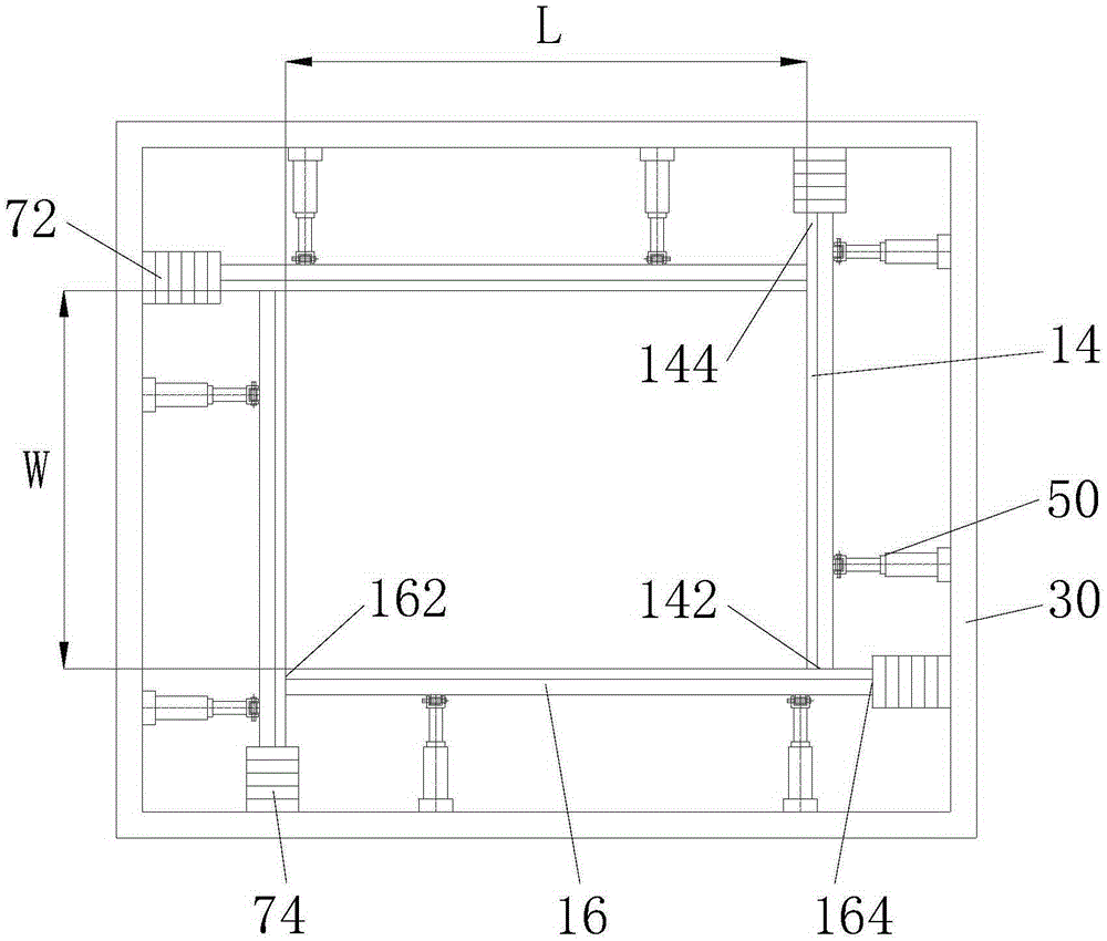 Equipment and method for casting steel ingots applied to wide thick plates