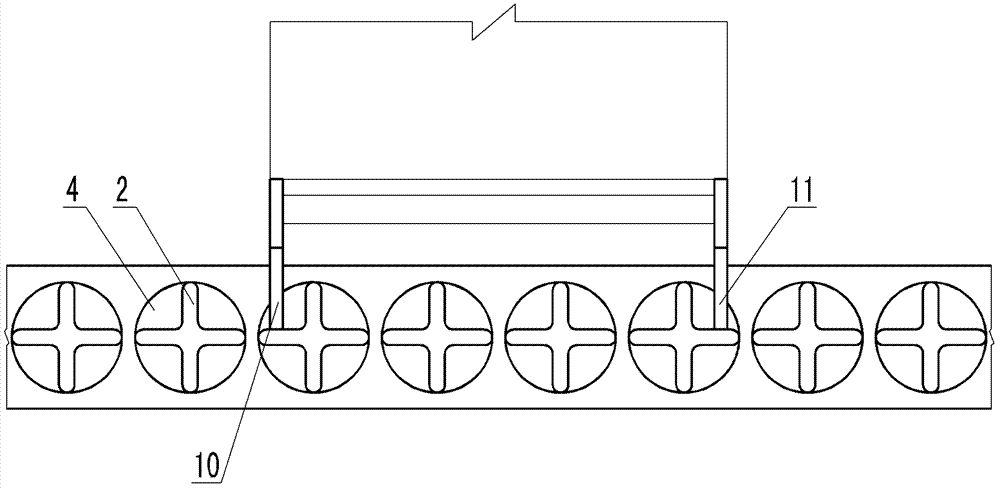 Movable closed shutter unloading device