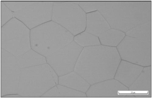 A kind of low modulus medical titanium alloy and preparation method thereof