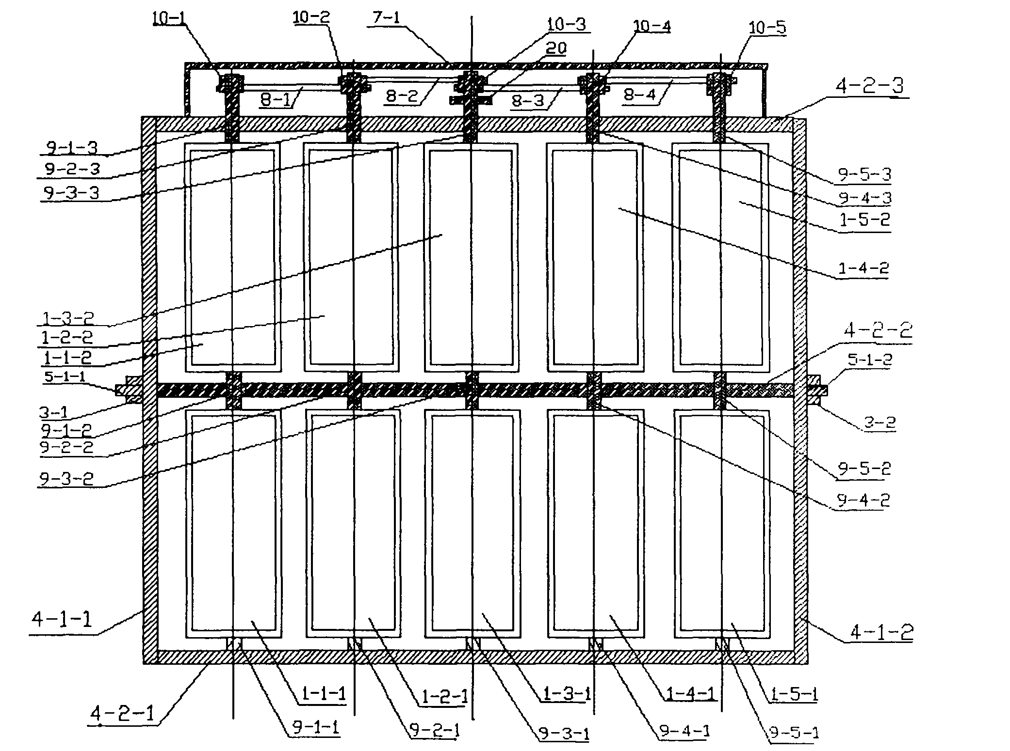 Solar power station adopting long stroke hydraulic rods to drive synchronization supporting toothed belt and group synchronization tracking and lighting