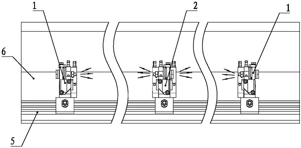 Pneumatic scissors and selvage folding device used in medium width loom