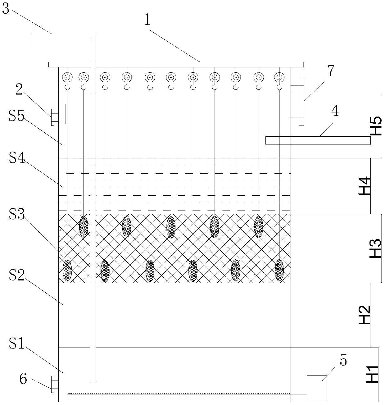 High-COD and high-ammonia nitrogen characteristic sewage bioreactor