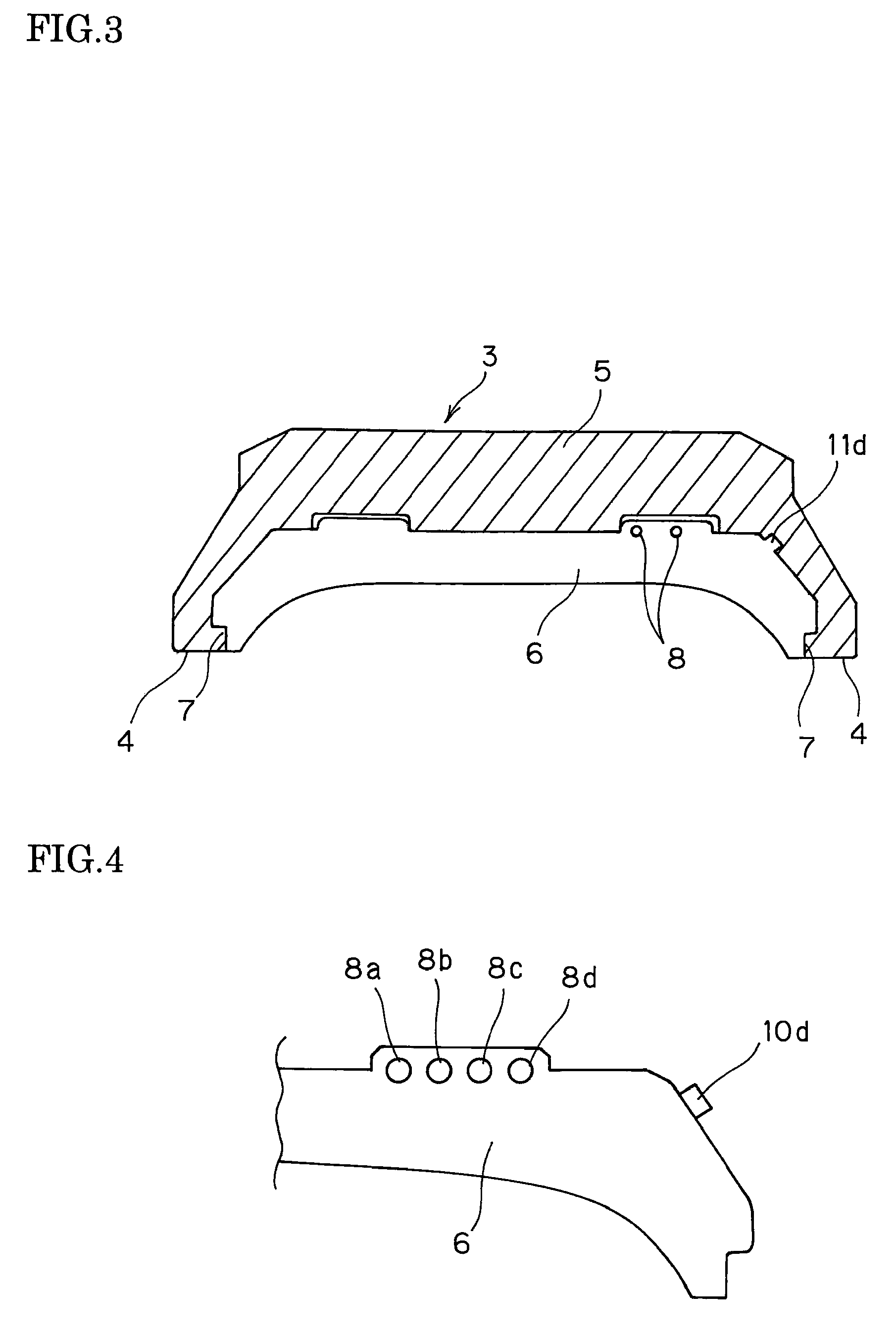 Metal mold for vulcanizing tire treads