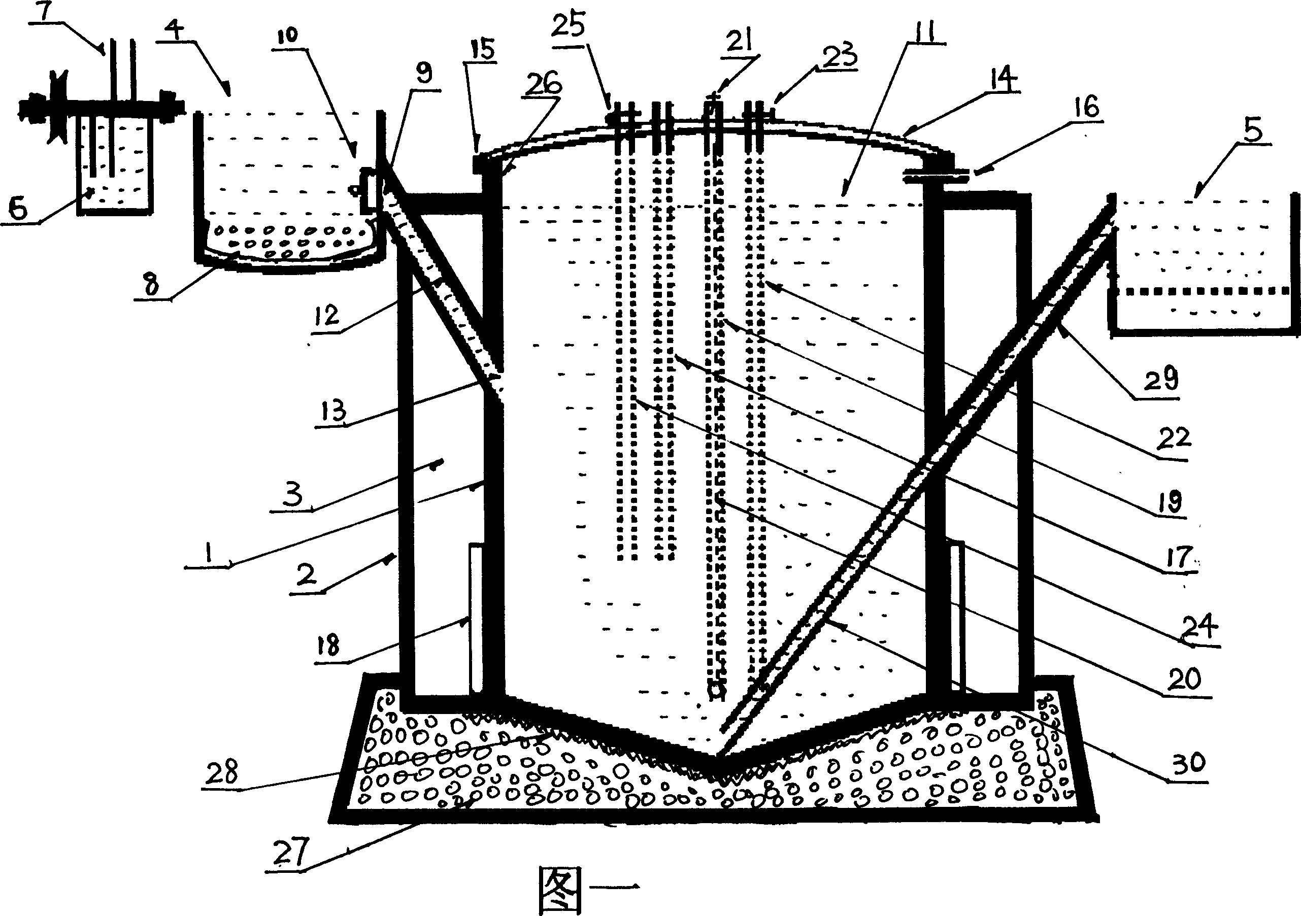 Fermenting tank for treating garbage