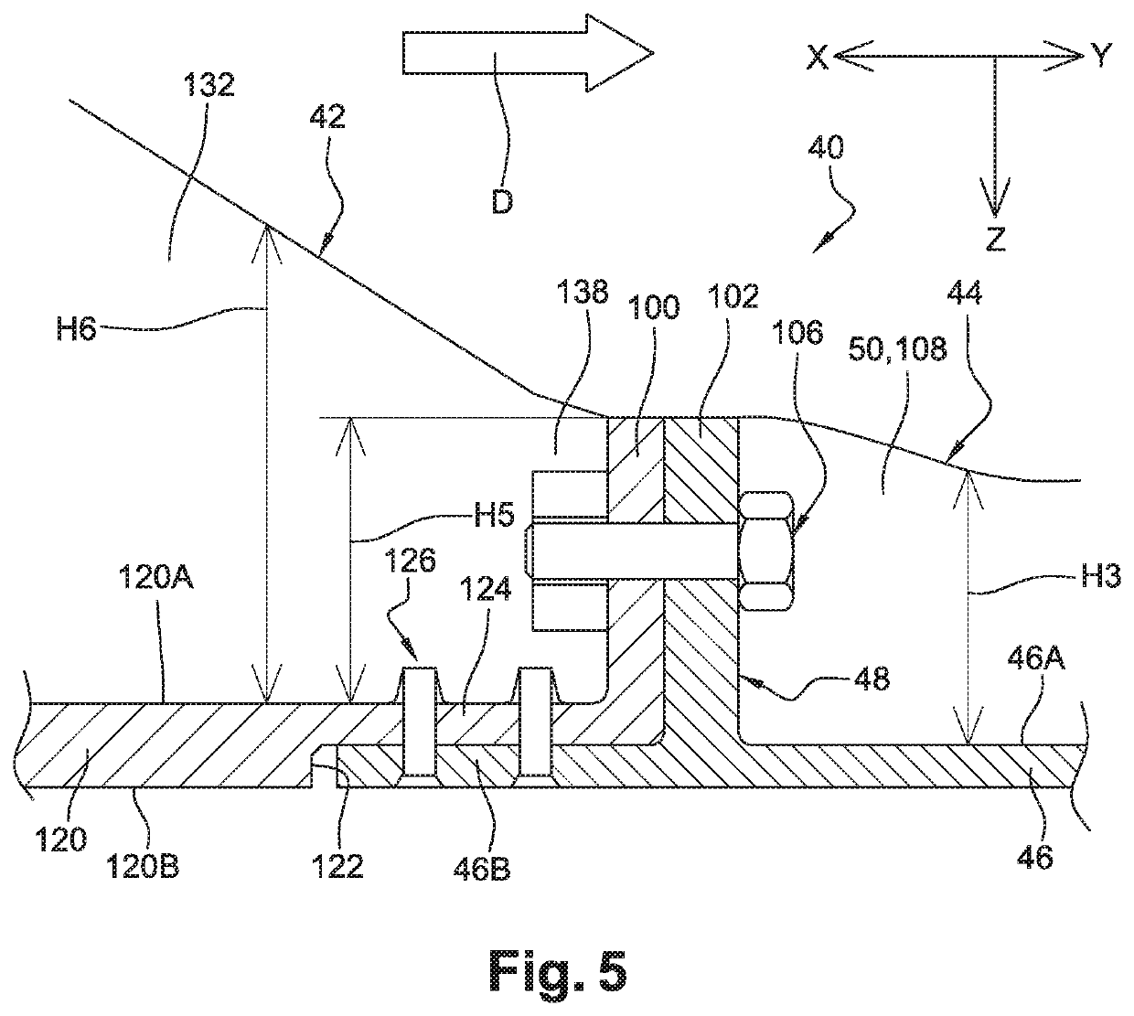 Aircraft assembly comprising a self-stiffened panel comprising a portion of increasing height by means of which the panel is fixed to a structural element