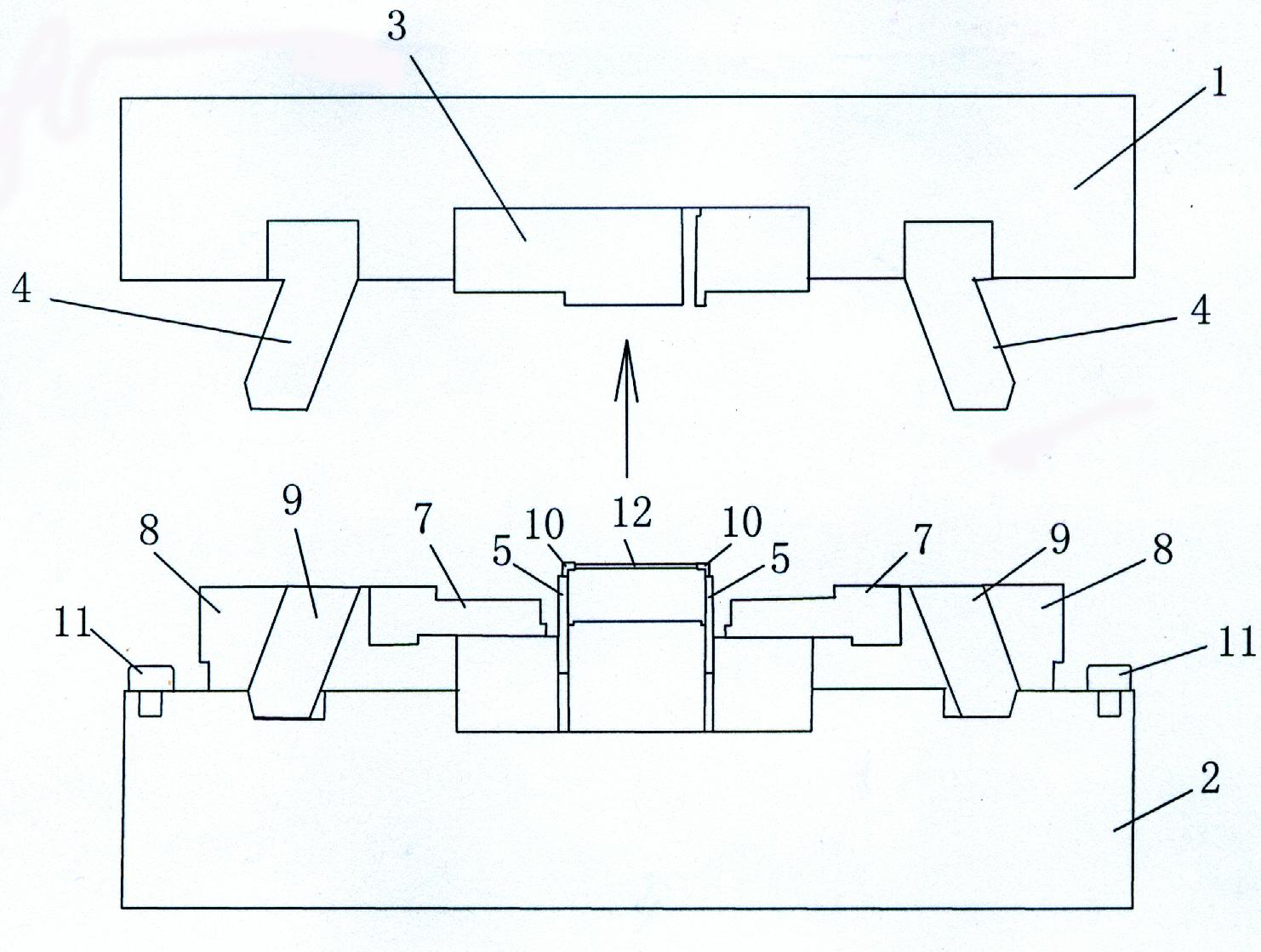 Mould requiring no thimble to participate in molding process