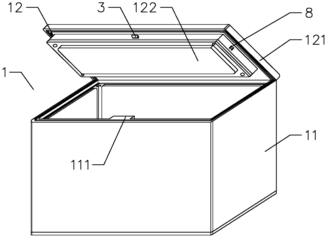 A recyclable express box with automatic pricing and its usage method