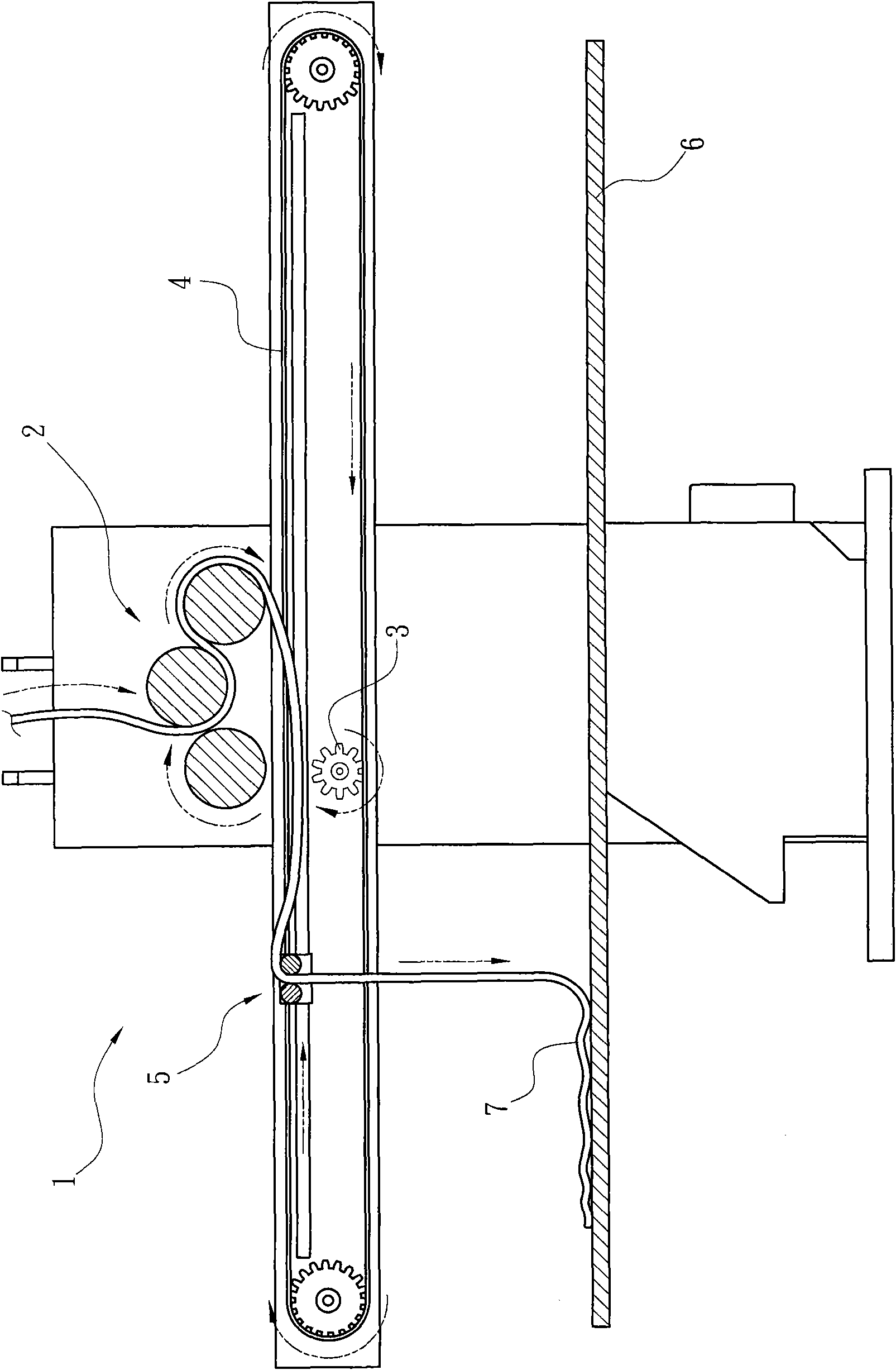 Method and mechanism for equivalently lowering and folding cloth woven by circular knitting machine according to cloth quantity