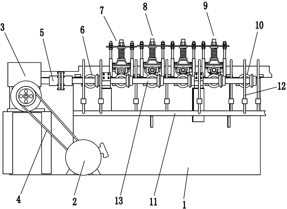 Continuous processing device for bamboo filament bundle