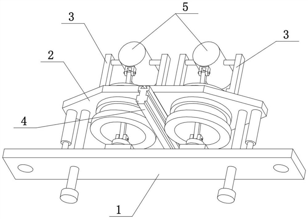 An intelligent monitoring device without monitoring blind spots