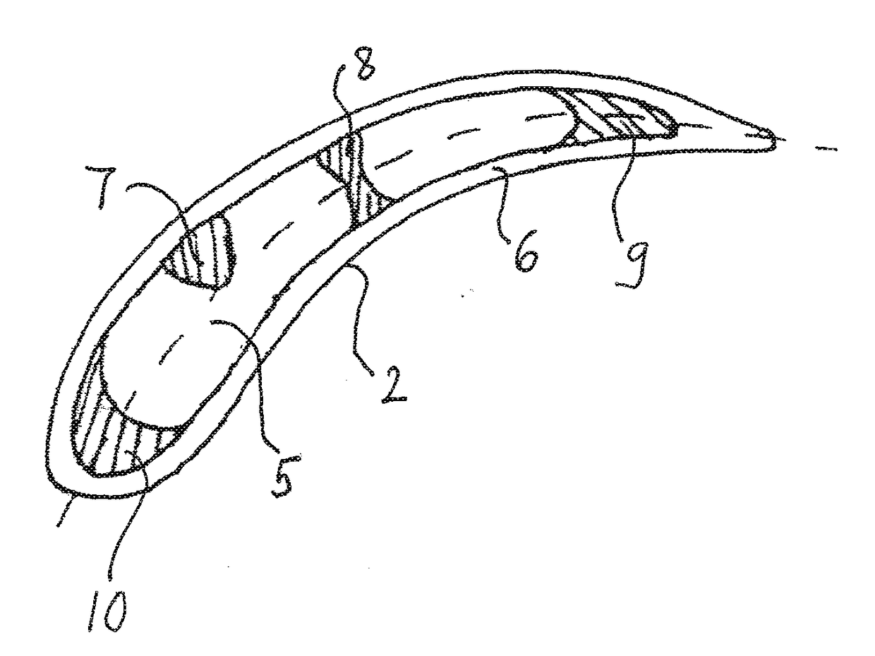 Turbine blade comprising a cavity with wall surface discontinuities and process for the production thereof