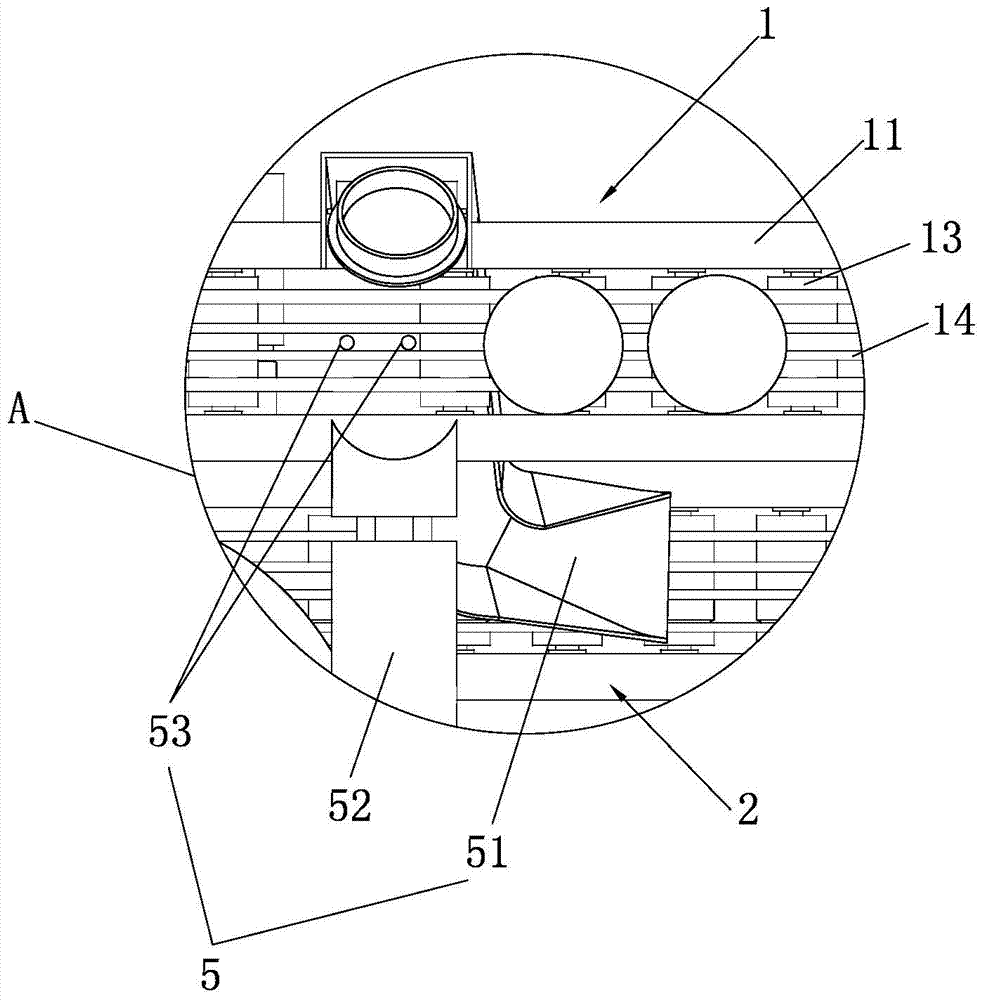 A cover arranging device for an automatic bottom cover machine