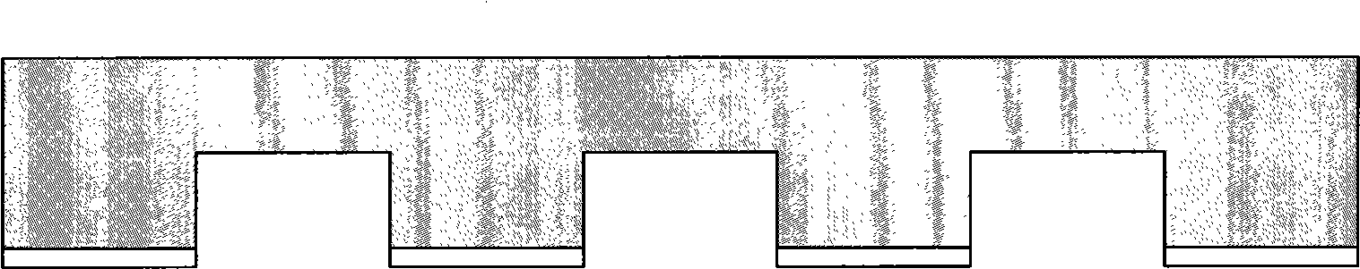 Low-temperature glass solder bonding and encapsulating method based on disc level glass micro-chamber