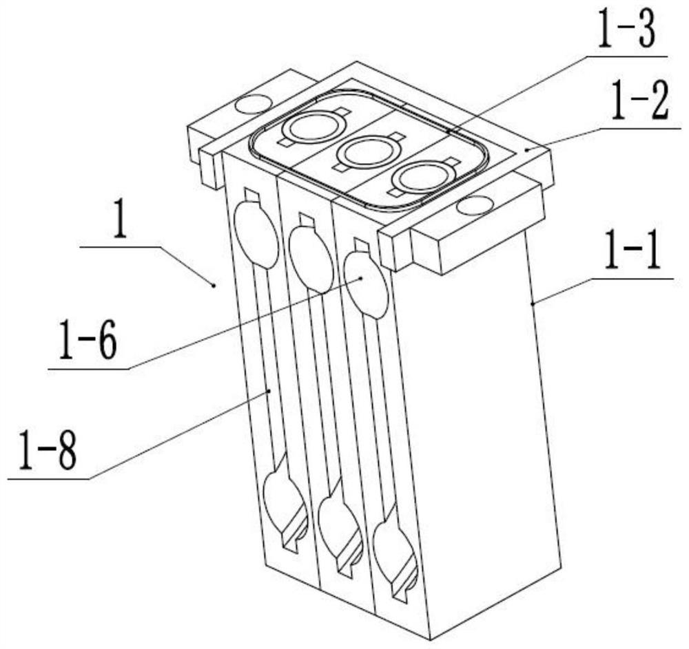 Anti-clogging sewage treatment device