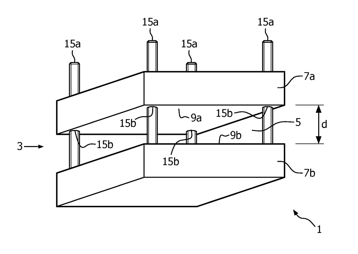 Power transmitter device for inductively providing power to a mobile device