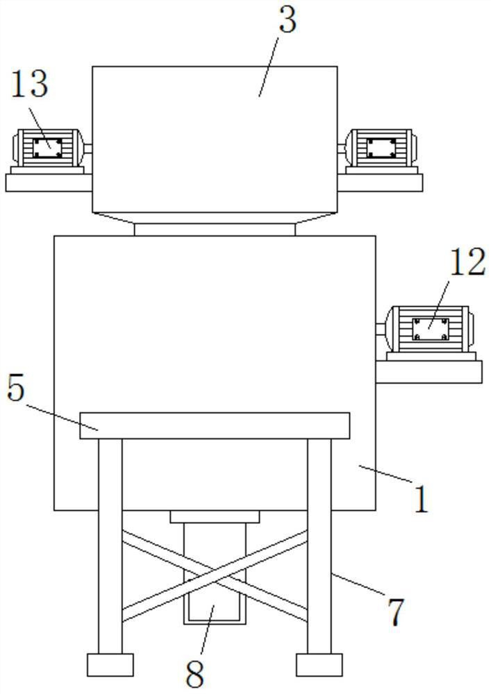 Feeding hopper with pretreatment function for movable crushing station