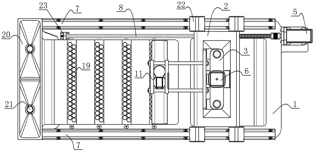 Automatic royal jelly collecting device